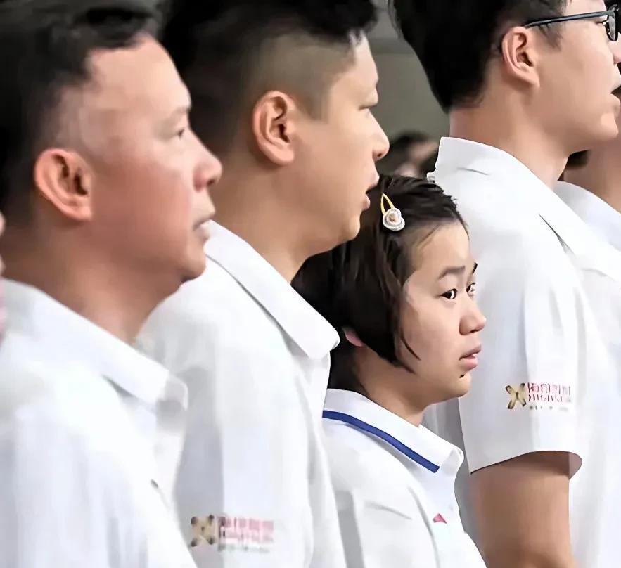那是摄影师, 血痕成为常